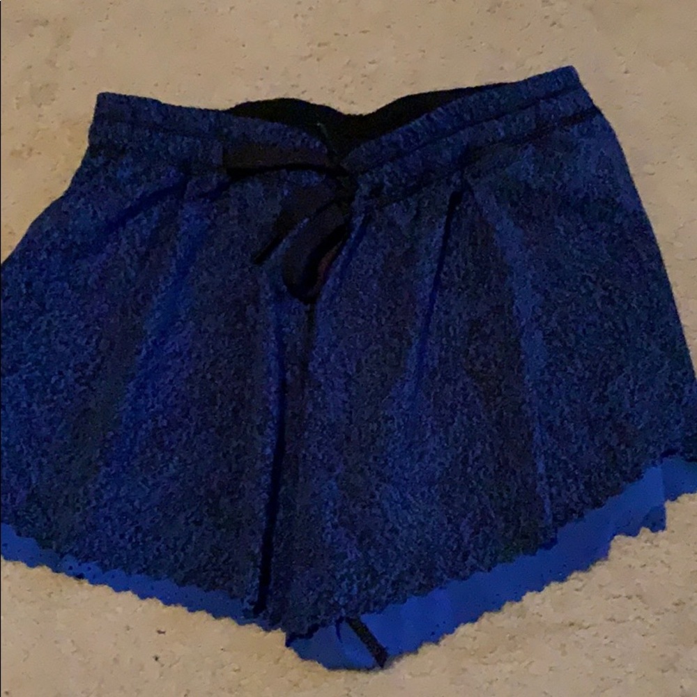 EUC Lululemon shorts size 6